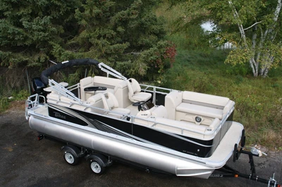 $42999 • Buy New 20 Ft Triple Tube With 150 And Trailer