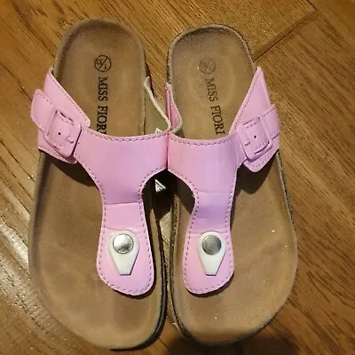 Miss Fiori Girls Uk Size 1 Toe Thong Pink Patent Leather Shoes Flip Flops/Sandal • £3.99