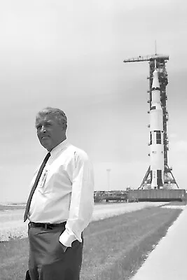 Wernher Von Braun In Front Of The Apollo 11 Saturn V 4x6 Nasa Photo Reprint • $7.97