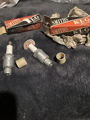 KLG Smiths F20 Genuine Vintage Spark Plug 14mm With Original Packaging • $33.54