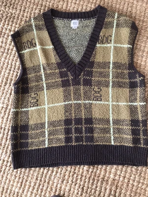 $20 • Buy Urban Outfitters Oversized Knit Vest