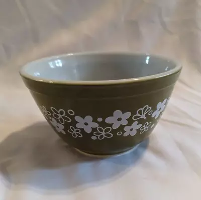Pyrex Spring Blossom Crazy Daisy 401 Bowl Mixing 1 1/2 Pt White Flowers Vintage • $15