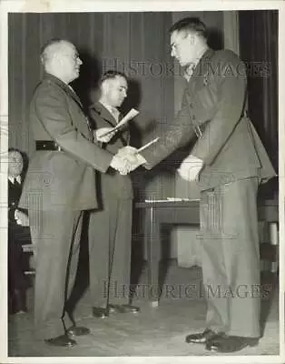 1942 Press Photo Frank Reagan Receives His Commission At Marine Base In Virginia • $16.99