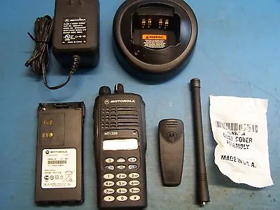 Motorola HT1250 VHF AAH25KDH9AA6AN 136-174MHz  128 Channel Mint Tested • $300