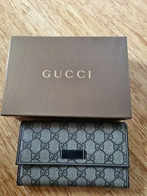$300 • Buy Preowned Authentic GUCCI BROWN Wallet 