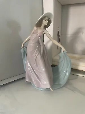 $150 • Buy RETIRED 2000 ‘SPRING DANCE’ LLADRO Porcelain Figurine