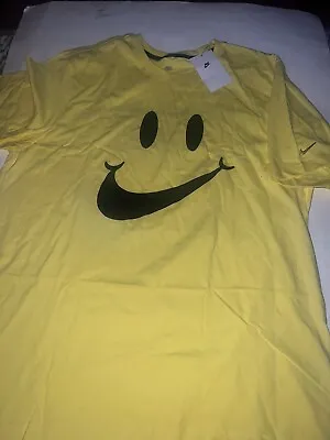 NWT Nike Sportswear Smile Men's Yellow T-Shirt Sz XL & 2XL DQ3523-765 $35 • $24