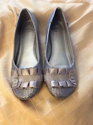 $20 • Buy Womans Ballet Flats By Fergie 9M Silver Sequin/ Grey Bow ALANA