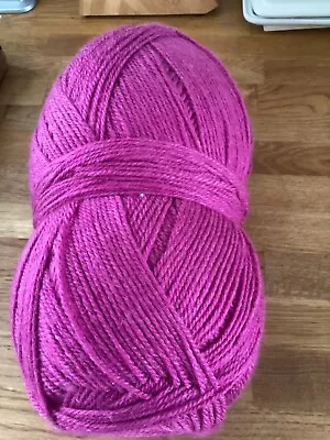 Wendy Aran- Raspberry 400g - Brand New - 75% Acrylic 25% Wool • £9