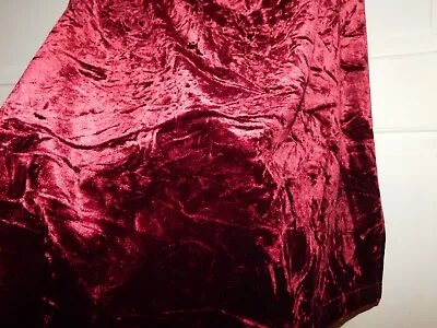 Womens Preowned Red Crushed Velvet Style Ecru Skirt Size Medium • $12.95