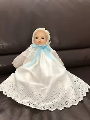 1975 Baby Doll Victoria By Madame Alexander - 14  • $44