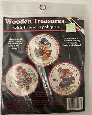 WOODEN TREASURES WITH FABRIC APPLIQUES KIT Singing Christmas Mice 85013 • $12.99