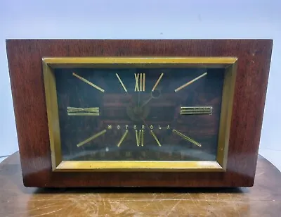 Vintage 1952 Motorola Wood AM Clock Radio Model No.62CW • $42.99