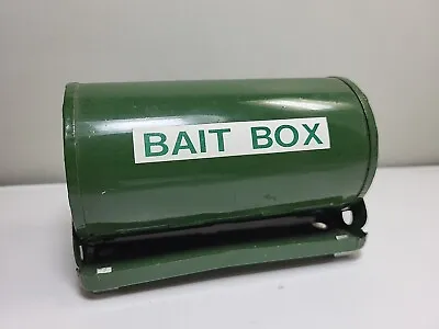 Vintage Tin Metal Fishing Fly Bait Box Green • $14.99