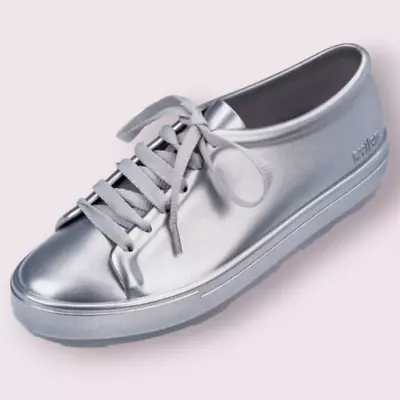 Melissa Be Shine Sneakers Size 6 • $20