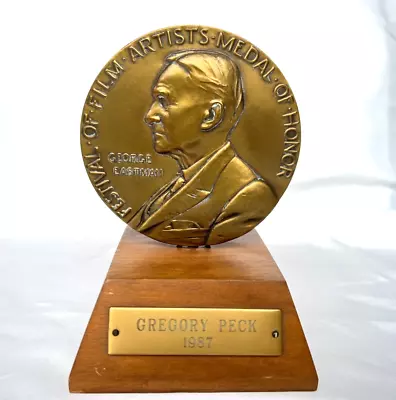 Estate Of Gregory Peck Award From Festival Of Film Artist Medal Of Honor 1987 • $2800