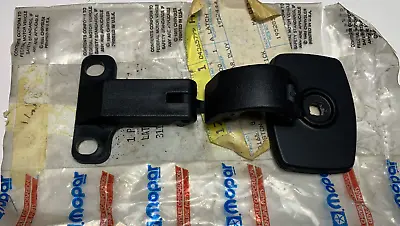 Genuine Mopar Vent Window Latch NOS 4365799 • $29.95