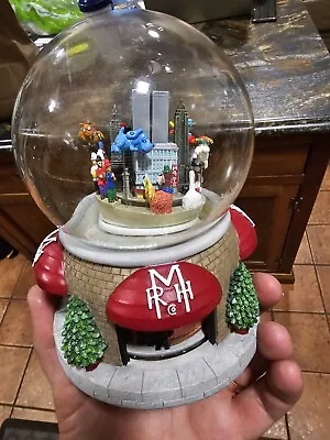 Macy’s Thanksgiving Day Parade 2000 Musical Waterglobe Limited Edition (Damaged) • $60
