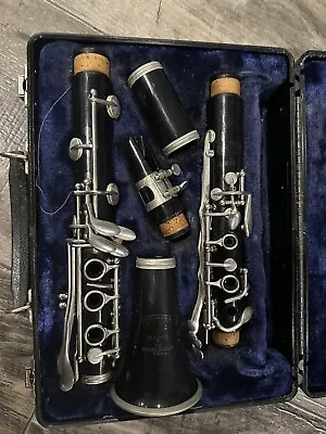 Vintage Bundy 577 Clarinet In Original Case Black • $50