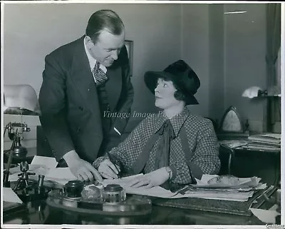 1928 Marjorie Rambeau Signs Contract With Mgr. Henry Duffy Actress 8X10 Photo • $24.99