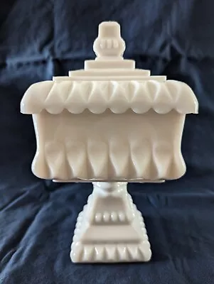 Vintage Westmoreland Pedestal Wedding Box Candy Dish With Lid White Milk Glass • $17