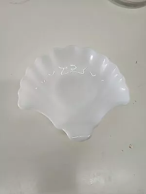 Vintage White Milk Glass Scallop Edge Sea Shell Nut Dish/Trinket Dish/Soap Dish • $18