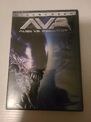 Alien Vs Predator (DVD 2004) • $7.89