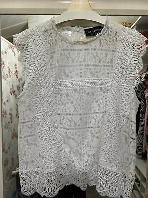 DECJUBA Top Size 12 Gorgeous White Lace Sleeveless Round Neck  As New Cond  • $29.95