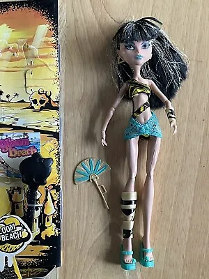 MONSTER HIGH CLEO DE NILE GLOOM BEACH DOLL 2010  W/SOME  ACCESSORIES + CARD • $38.99