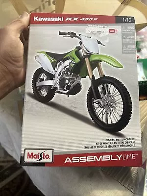 Maisto Assembly Line Die Cast Metal Model Kit Dirt Bike 1/12 Kawasaki KX 450F • $16