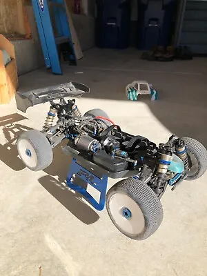 Team Associated RC8b3.2e  • $700