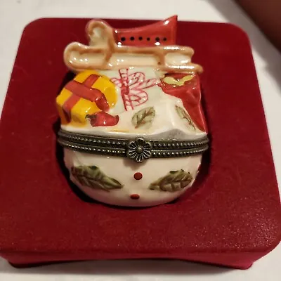 Villeroy & Boch Christmas Hinged Trinket Box Santa's Treats Sleigh Gifts • $12.99