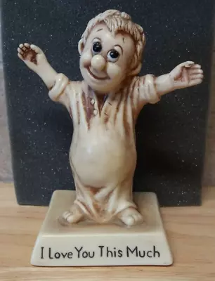 R &W Berries Resin Figurine 197 Statue “I Love You This Much” 5.5 Inches • $3.99