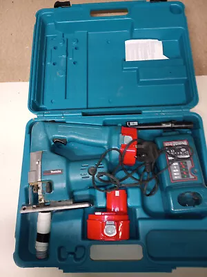 Makita Jigsaw 4333D 14.4v Cordless 2 X 4.8ah Batteries Charger Extraction Case • £65