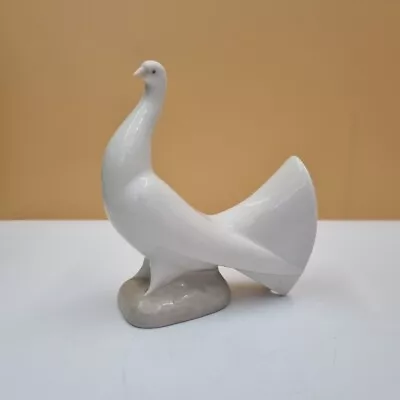 NAO Lladro Dove Of Peace Porcelain Bird Figurine Spain Closed Tail Ornament  • £15.95