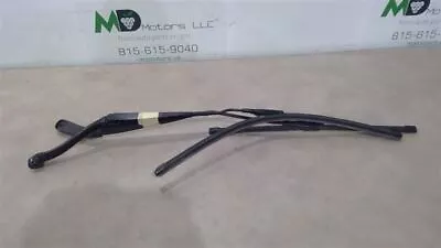 2020-2023 Ford Explorer Windshield Wiper Arm Lb5z17527a Lb5z17526a • $60