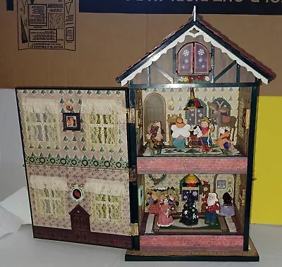 2002 Holiday Classics Collection Holiday Lighted Musical House Gorgeous  • $69