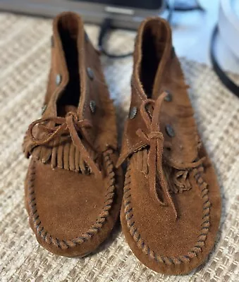 Beautiful Minnetonka Moccasins - Women’s Size 9 • $10