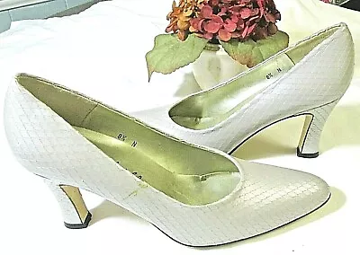 Vintage Margaret Jerrold Elegant Heels Shoes In Ivory Textured 8.5N MINT * • $15.50