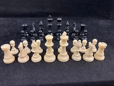 Vintage Hard Plastic Chess Set Weighted Pieces 3 5/8  Kings1 13/16  Pawn  • $14.99