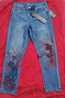 NWT DG2 By Diane Gilman Women New Clasic Stretch Embroidered Jean • $35