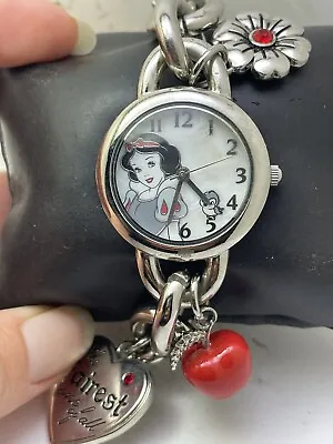 Women's Disney Princess Snow White Silver Tone Charm Bracelet Watch Pn2003-h14 • $0.99