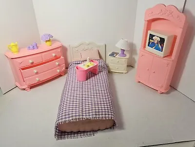 Barbie Bedroom Playset Furniture Bed Dresser TV Nightstand Armoire Mattel Vtg 93 • $29