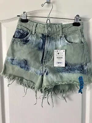 BNWT Bershka Frayed High Waist Acid Wash Shorts EUR34 / UK6 / USA02 / MEX24 • £8