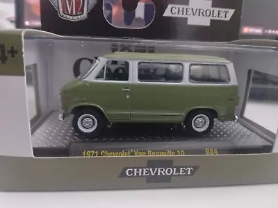 M2 Machines 2024 Auto Thentics 1971 Chevrolet Van Beauville 10 R84 24-08 Green • $7.75