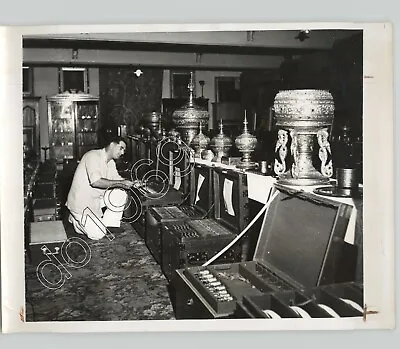 MAHARAJA JAM SAHEB Nawanagar INDIA Treasure Room @ Palace Vtg. 1947 Press Photo • $28