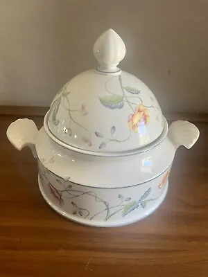 Villeroy & Boch Albertina Round Lidded Vegetable Bowl Serving Tureen Bowl • $39.99