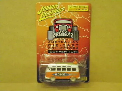 1:64 1965 VW KOMBI SURF VAN (WHITE/ORANGE) WHITE LIGHTNING 2006 Johnny Lightning • $42.46