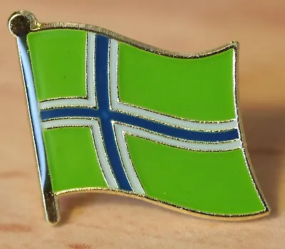 SOUTH UIST Island Scotland County Flag Enamel Pin Badge UK Great Britain • £2.99