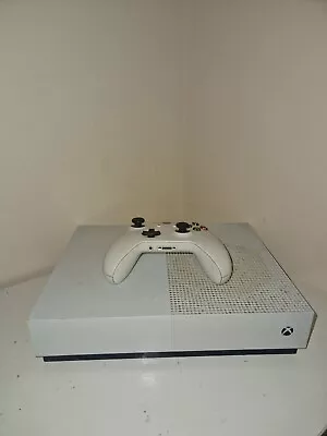 Microsoft Xbox One S 1TB Console - White Model 1681 • £79.99